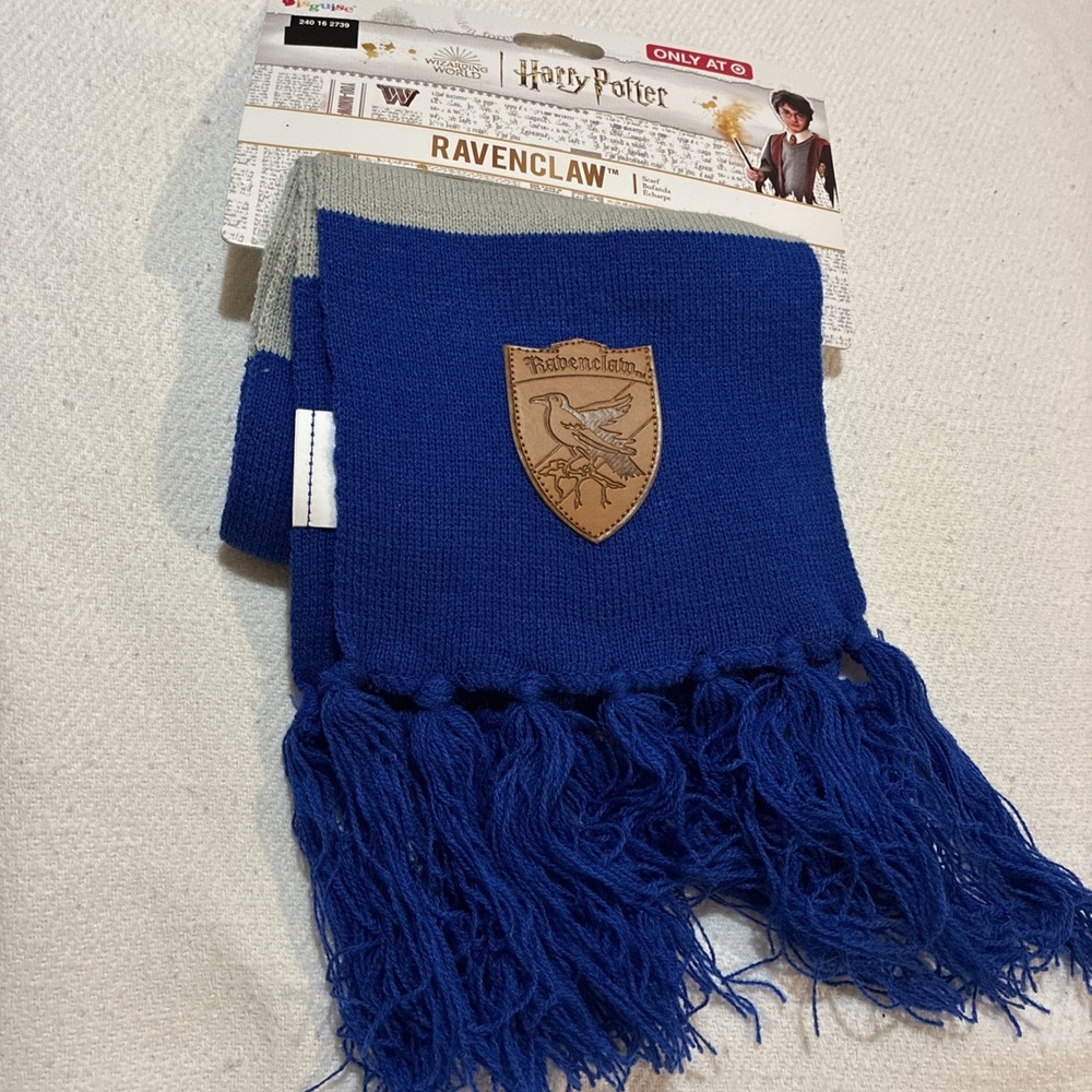 Harry Potter Wizarding World Ravenclaw Blue Gray Striped Fringe Crest Scarf NEW
